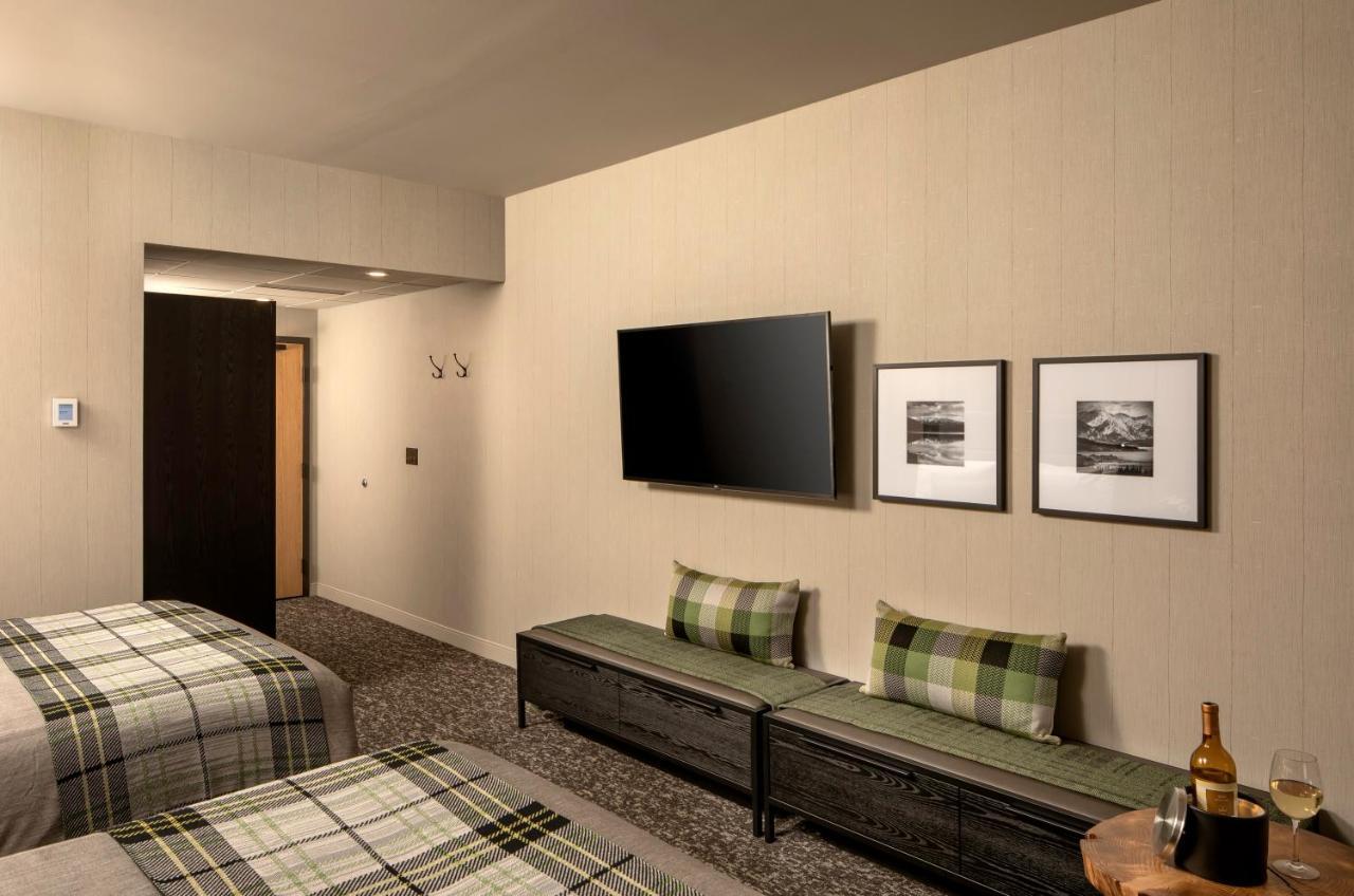 Peaks Hotel And Suites بانف المظهر الخارجي الصورة