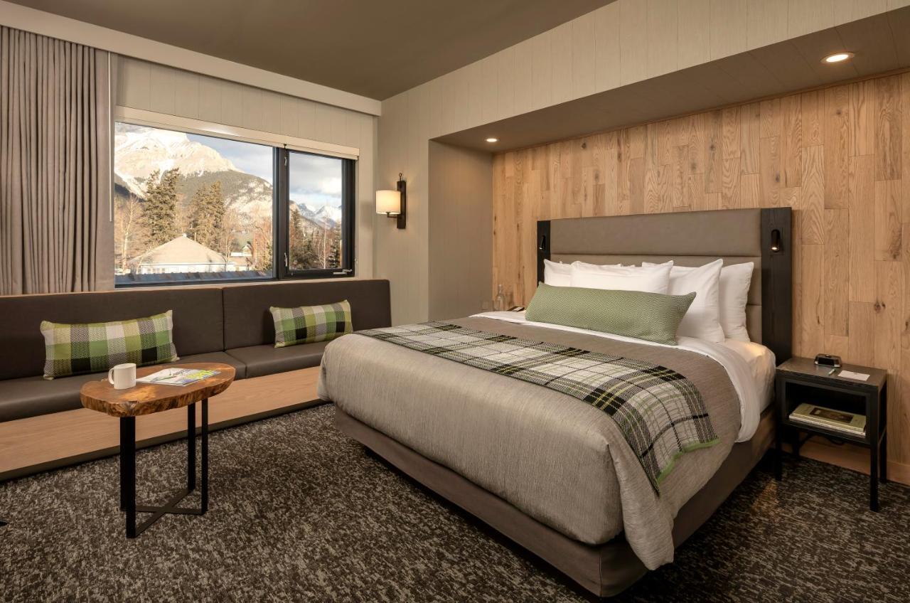 Peaks Hotel And Suites بانف المظهر الخارجي الصورة