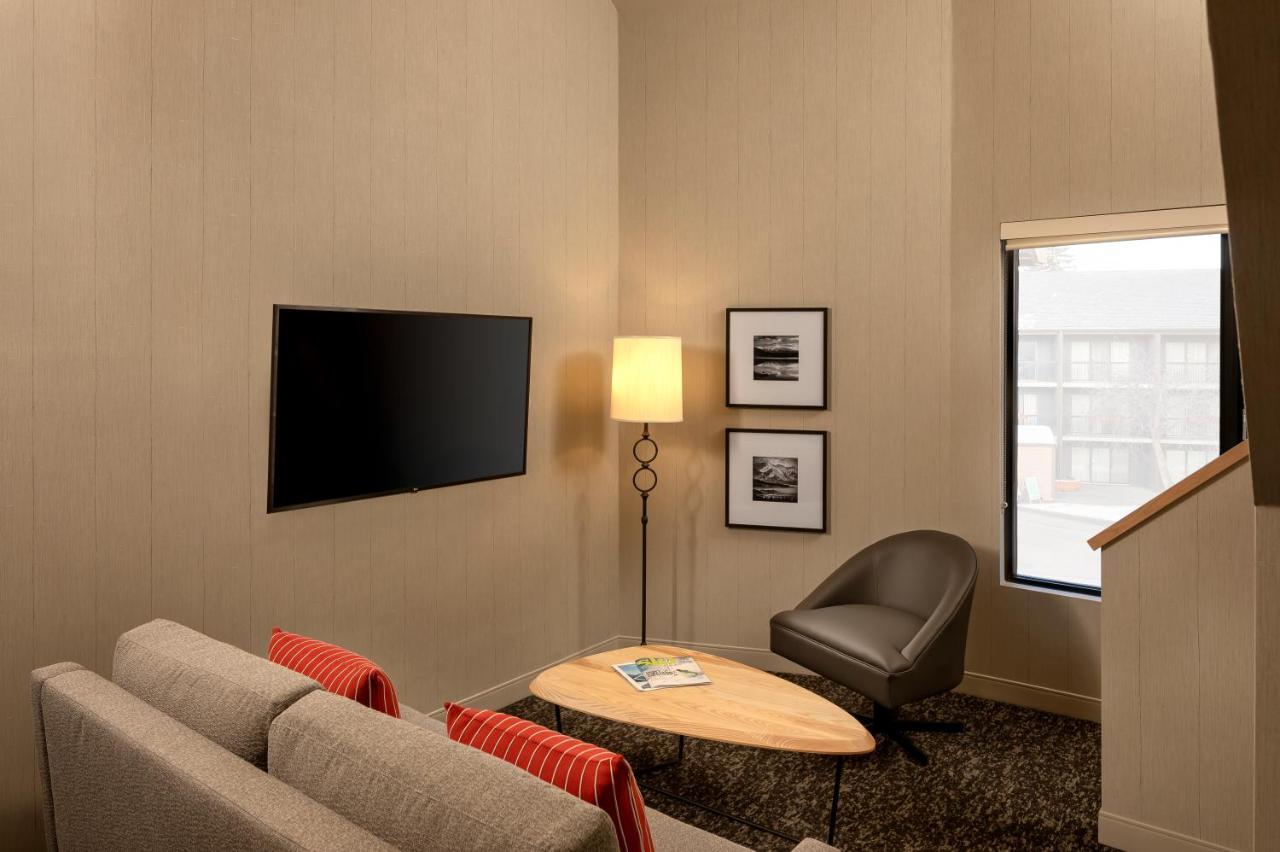 Peaks Hotel And Suites بانف المظهر الخارجي الصورة