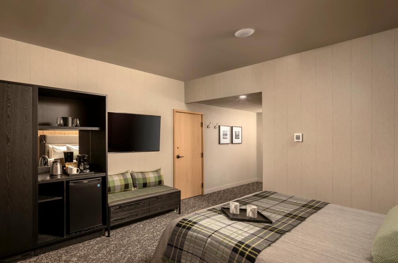 Peaks Hotel And Suites بانف المظهر الخارجي الصورة