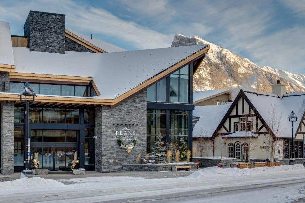 Peaks Hotel And Suites بانف المظهر الخارجي الصورة