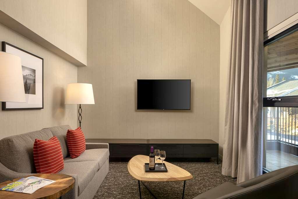 Peaks Hotel And Suites بانف المظهر الخارجي الصورة